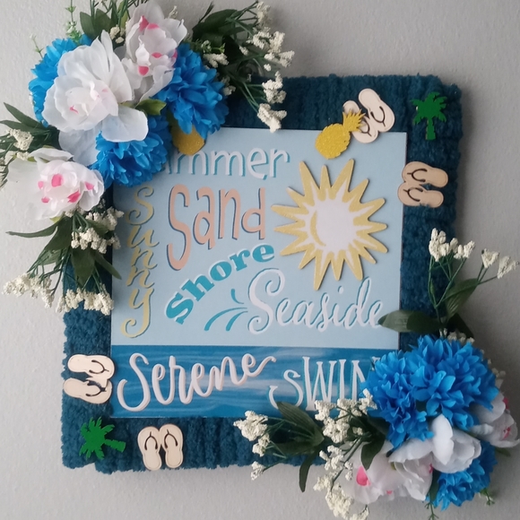 Summertime Wreath - Picture 3 of 7